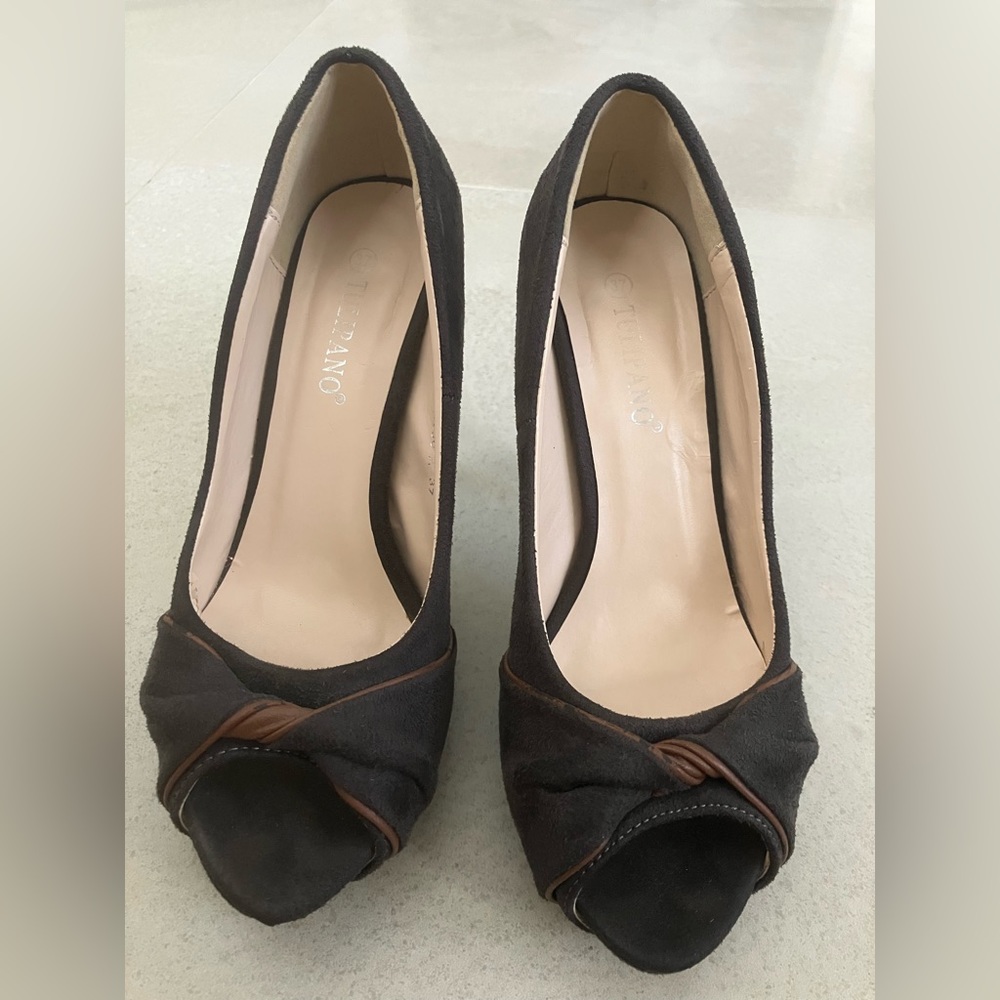 Women’s platform heel shoes